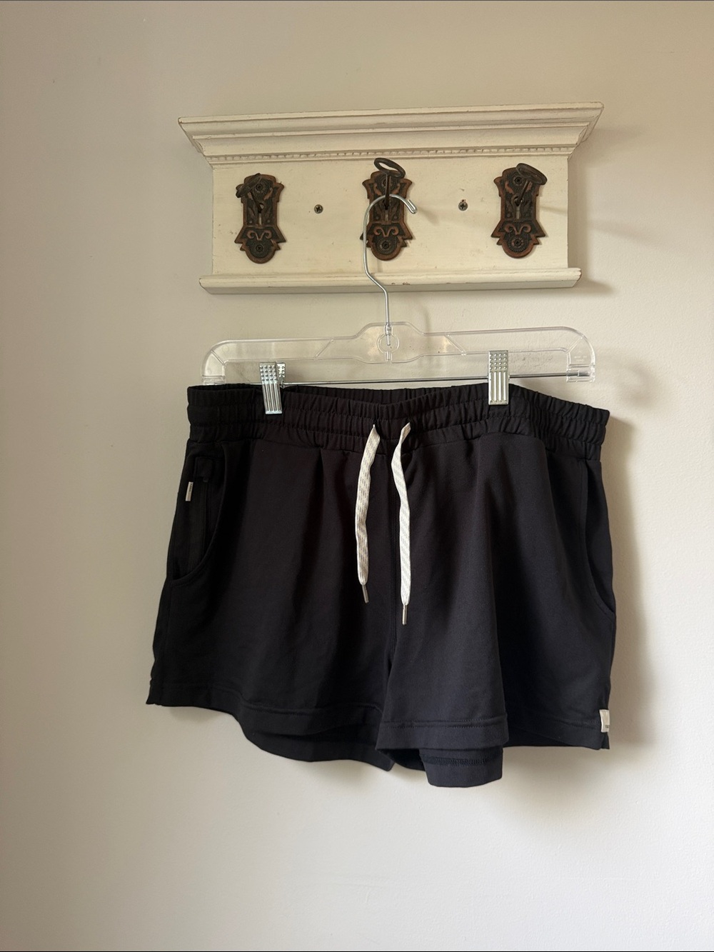 Vuori Black Athletic Drawstring Shorts Athletic Knit High rise